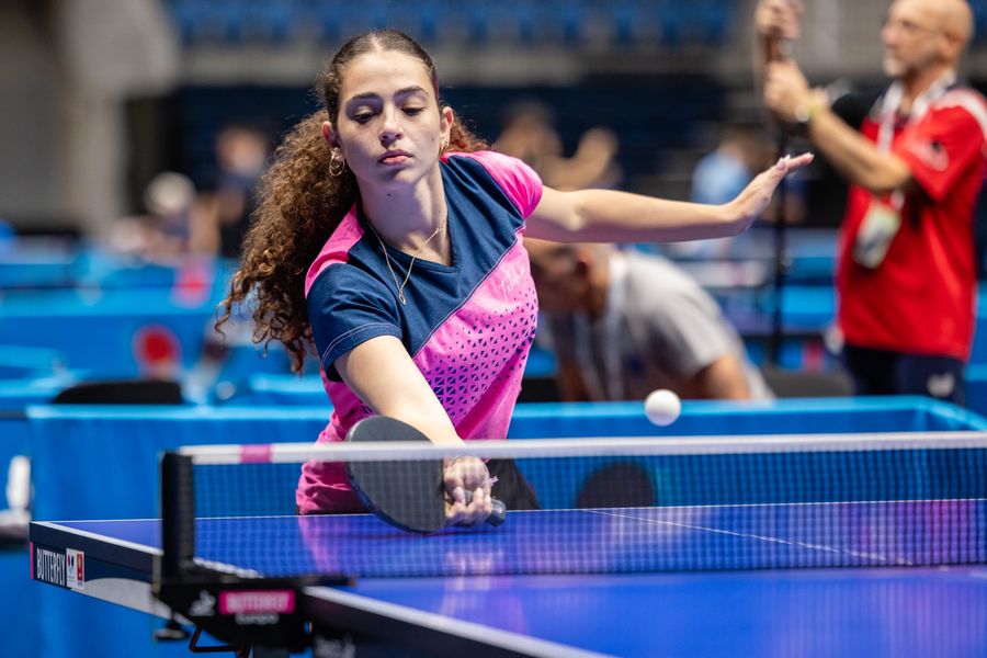 Focused player training during a coaching session